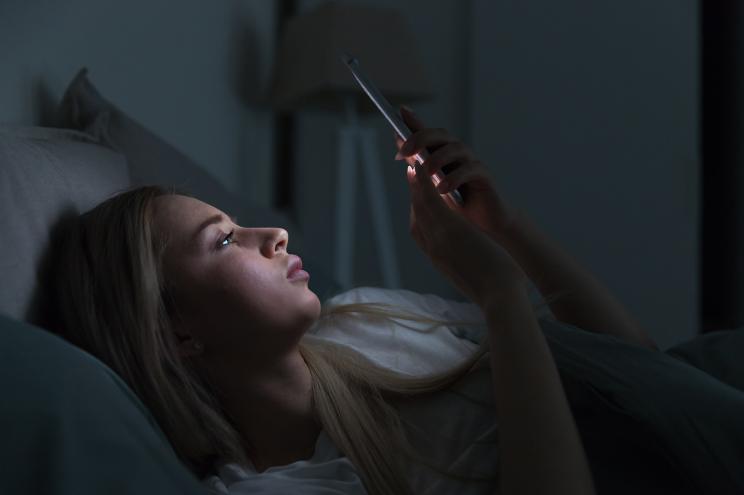 Femeile din Gen Z părăsesc rețelele sociale din cauza misoginismului online