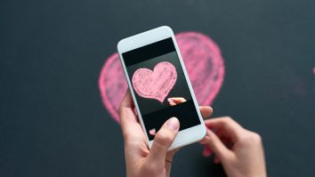 Cum îți treci persoana iubită în telefon? Felul cum salvezi numărul cuiva arată cât de strânsă este relația voastră