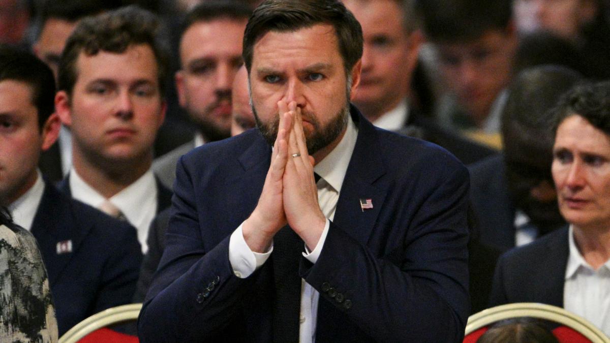 J.D. Vance e acuzat că l-a „ucis” pe Papa Francisc prin vizita sa de Paște. Ce spun oamenii pe X: „Papa s-a uitat la tine și a zis gata, mi-a ajuns”
