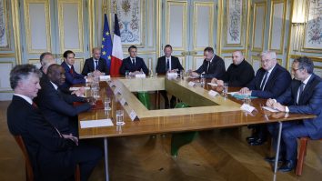 Macron vrea să aducă Europa la masa negocierilor pentru pace. Franța crede că a „declanșat” un „proces pozitiv în care sunt implicați europenii”, spune Palatul Élysée
