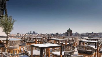 Ce rooftop alegi pentru un cocktail bun în weekend? Azotea del Círculo îți oferă un view spectaculos al orașului Madrid