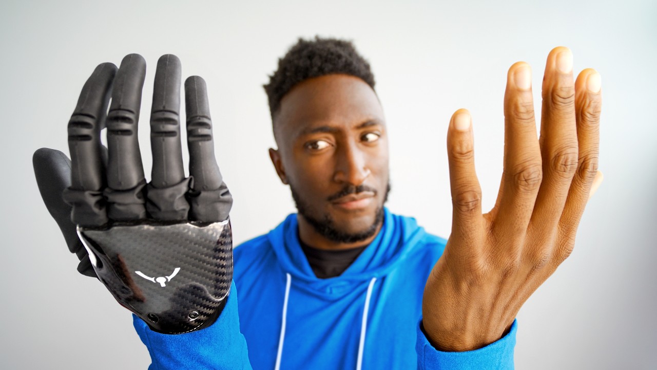 Marques Brownlee a testat cea mai avansată mână bionică, care permite oamenilor să simtă atingerile din nou