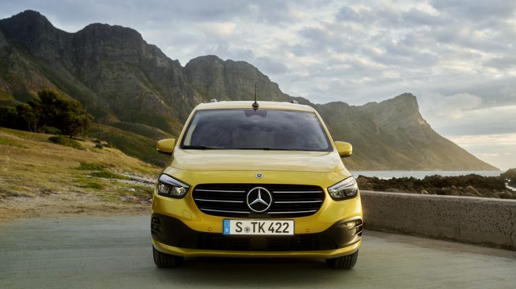 Mercedes-Benz renunţă la segmentul de vehicule comerciale mici și se va concentra pe furgonete de dimensiuni medii şi mari