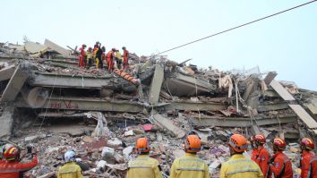 Bilanţul cutremurului din Myanmar a depăşit 3.000 de victime. Ploile abundente ar pune în pericol misiunile de salvare