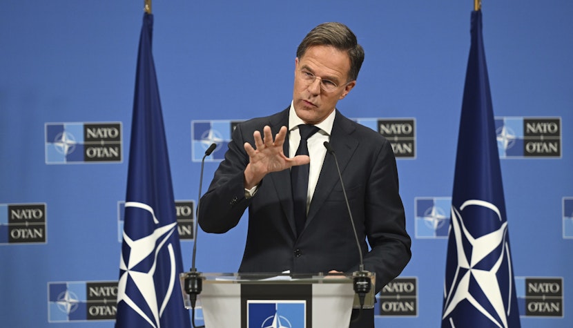 Reuniune NATO la Bruxelles: Miniștrii Apărării și de Externe discută despre războiul din Ucraina și securitatea continentului. Trump începe să-și piardă răbdarea cu Putin