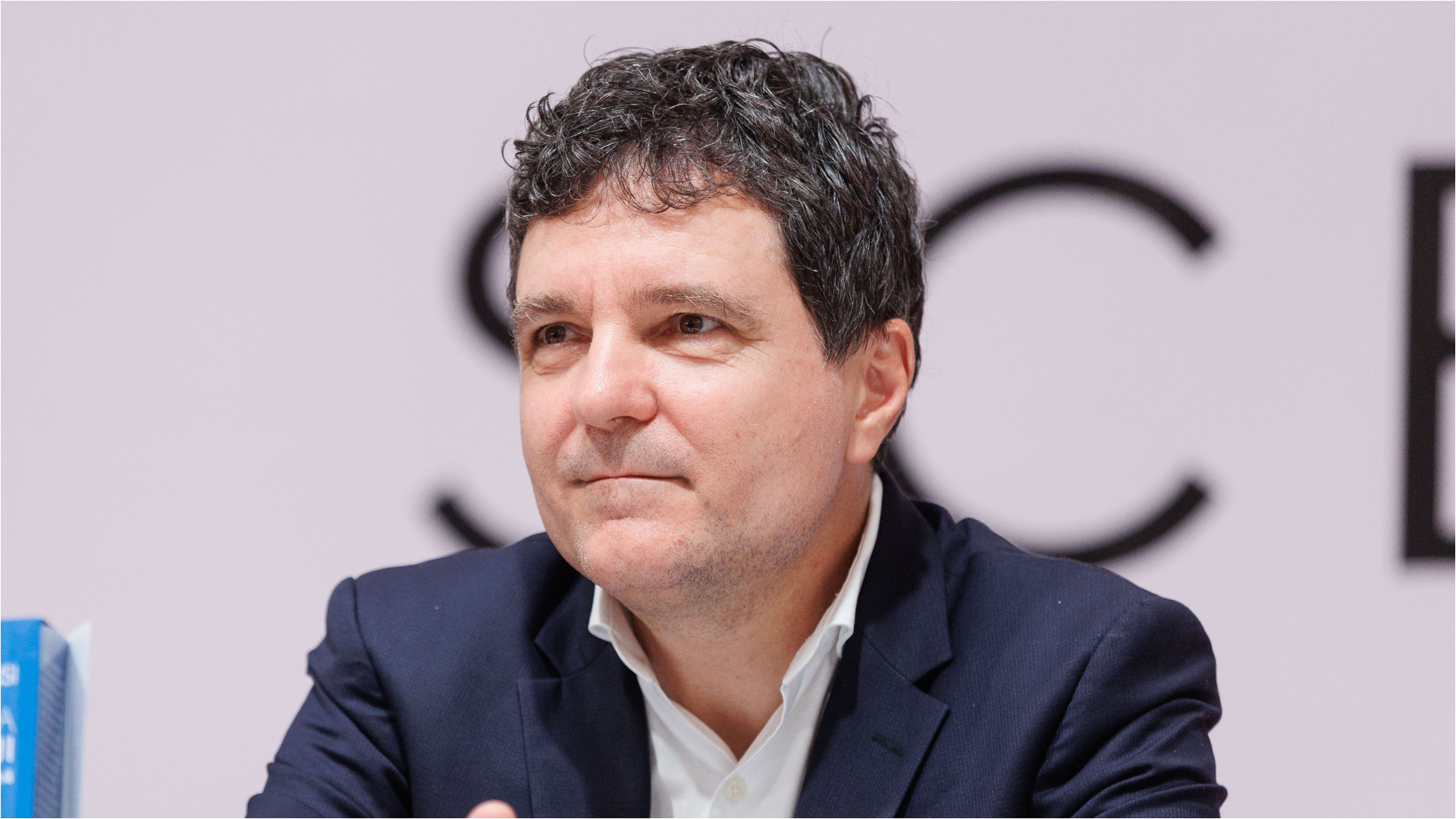 USR a votat să nu o mai susțină pe Elena Lasconi, cu 168 de voturi pentru, 51 împotrivă și 8 abțineri. Nicușor Dan devine candidatul partidului