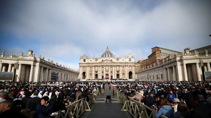Au început funeraliile Papei Francisc