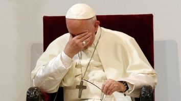 „A-i ignora pe săraci înseamnă a-L dispreţui pe Dumnezeu”