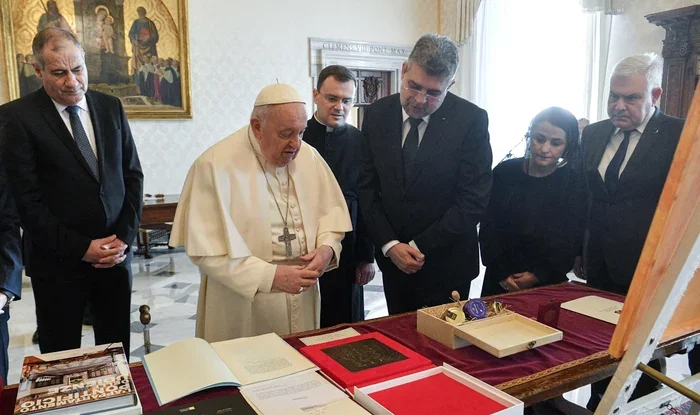 Guvernul României declară sâmbătă, 26 aprilie, zi de doliu național pentru Papa Francisc