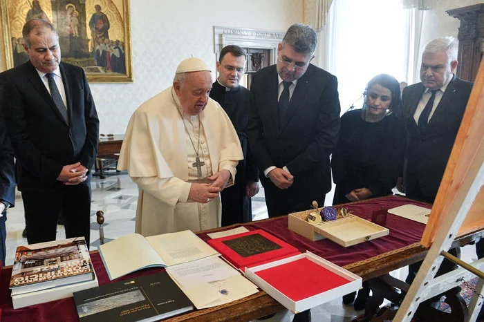 Guvernul României declară sâmbătă, 26 aprilie, zi de doliu național pentru Papa Francisc