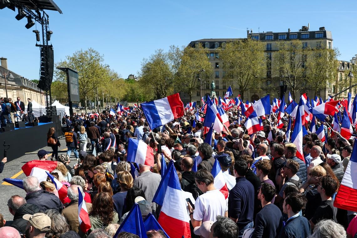 Protestul organizat de Partidul RN a început. Condamnarea lui Marine Le Pen scoate francezii în stradă