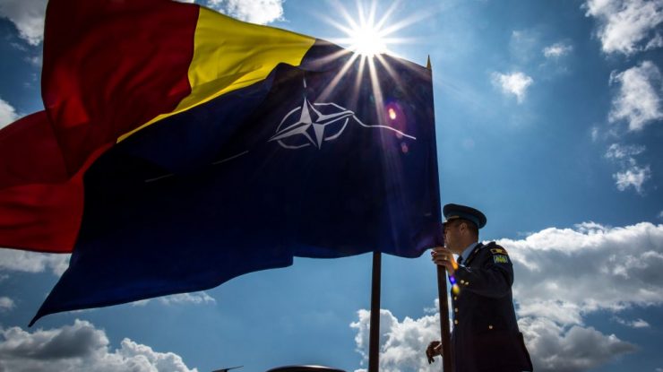 România sărbătorește intrarea în NATO. Ce evenimente vor avea loc astăzi