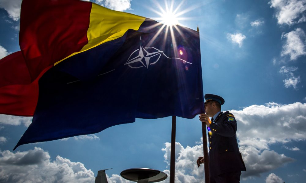 România sărbătorește intrarea în NATO. Ce evenimente vor avea loc astăzi