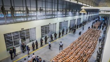 SUA expulzează mai mulți presupuși membri ai bandelor către El Salvador