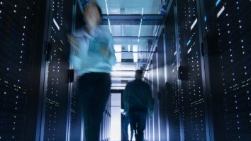 De teama spionajului, Comisia Europeană le cere oficialilor să folosească telefoane de tip burner în America. Oficialii europeni trebuie să își închidă telefoanele când intră în SUA