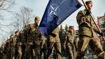 Militarii aliați au pornit spre Europa de Est pentru a simula apărarea de un atac al Rusiei. În mai și iunie, NATO desfășoară manevre în România