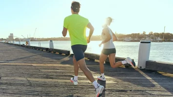 „De mâine mă apuc de alergat” e de domeniul trecutului. Utilizatorii Strava plătesc oameni ca să alerge în locul lor