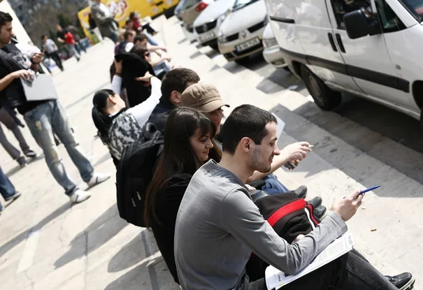 România e pe locul 1 în Europa la numărul de tineri șomeri. Românii vor echilibru, dar evită efortul și intrarea pe piața muncii