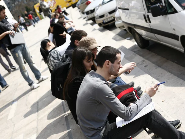 România e pe locul 1 în Europa la numărul de tineri șomeri. Românii vor echilibru, dar evită efortul și intrarea pe piața muncii