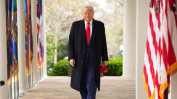 Războiul tarifar al lui Trump produce unde de șoc în întreaga lume. Bogații lumii au pierdut 200 de miliarde de dolari într-o singură zi. China dă în judecată SUA