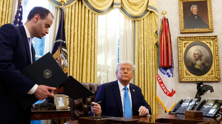 Statele Unite și Iran negociază astăzi acordul nuclear, în Oman. Trump amenință cu războiul: „Dacă e nevoie, vom folosi forța militară”