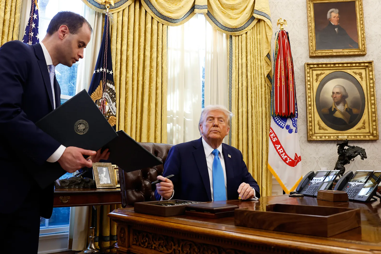 Statele Unite și Iran negociază astăzi acordul nuclear, în Oman. Trump amenință cu războiul: „Dacă e nevoie, vom folosi forța militară”