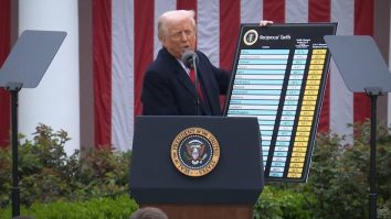 Bursa de la Bucureşti creşte cu 4% la debut, după ce Trump a anunţat o pauză de 90 de zile pentru taxele vamale. Dinamici de 8% la Frankfurt şi 6% la Londra