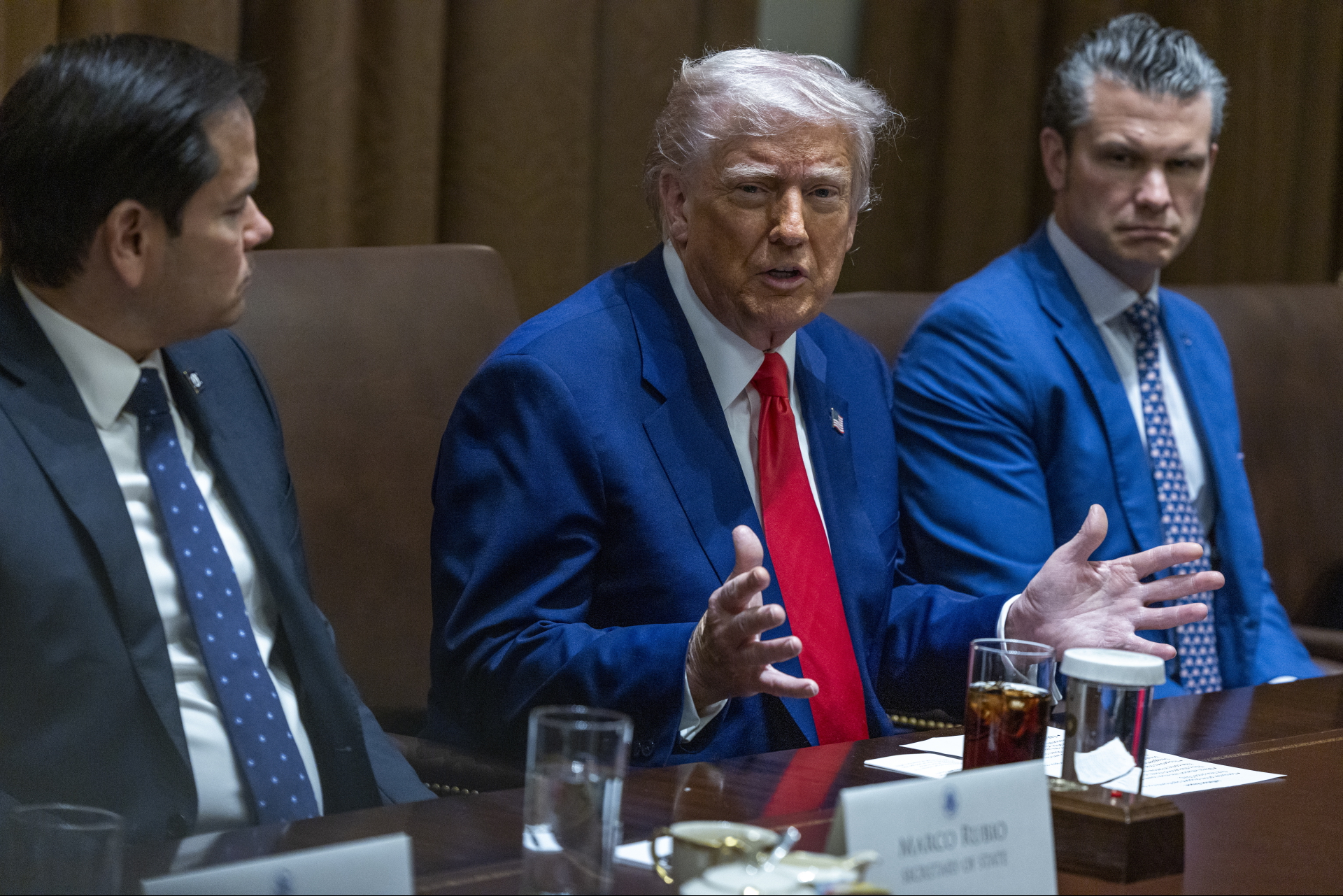 A doua rundă de negocieri SUA-Iran are loc mâine la Roma. Trump își menține amenințările militare dacă acordul nuclear eșuează