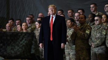 Cât de afectată va fi România dacă Trump decide retragerea trupelor americane? MApN susține că 1.700 de militari americani sunt dislocați în țara noastră