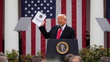 Trump impune tarife de până la 3.521% asupra panourilor solare din Asia de Sud-Est. Ce a declarat Președintele SUA