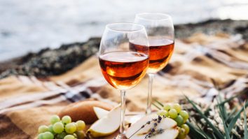 Consumul de vin atinge minime istorice. Sergiu Nedelea, somelier: „Trebuie să ne orientăm spre soiuri autohtone”