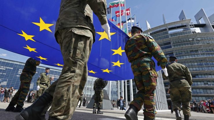 Uniunea Europeană ar putea trimite „consilieri militari” în Ucraina