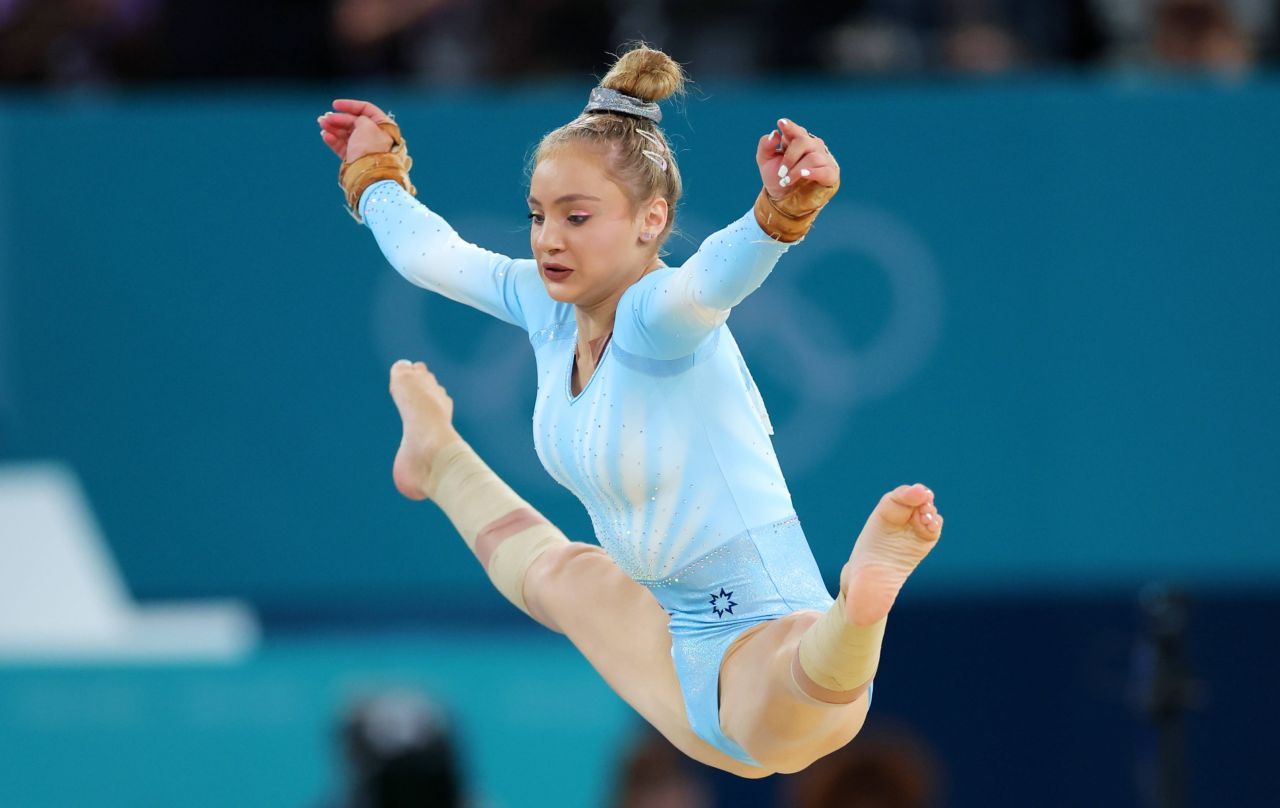 Sabrina Voinea revine la Cupa Mondială de gimnastică de la Doha după doi ani, unde va concura la bârnă și sol