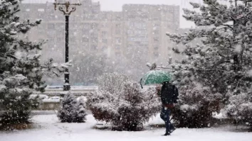 Mâine te așteaptă încă o zi cu vânt. Ploile și fulgii de zăpadă apar în jumătatea de nord