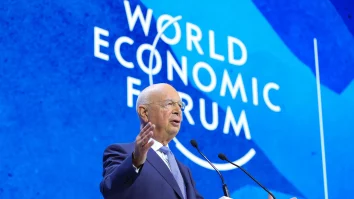 Klaus Schwab, fondatorul Forumului Economic Mondial, a demisionat în urma unor acuzații grave de abuz financiar și conduită etică necorespunzătoare. Forumul îl anchetează pe baza unei scrisori anonime