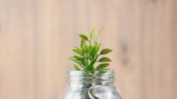 Cum încălzirea climatică te lasă mai sărac cu 40%. Adrian Bîlbă, activist de mediu: „Oamenii trebuie să înțeleagă că vor fi afectați și economic”