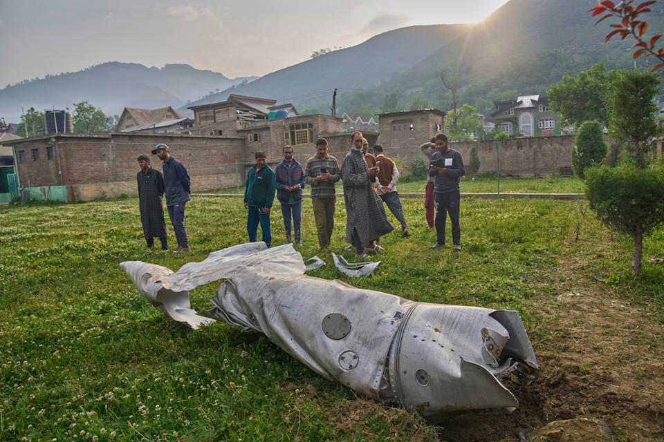 Pakistan afirmă că a doborât 12 drone indiene și că una a lovit o bază militară. O explozie s-a auzit în Lahore, Pakistan