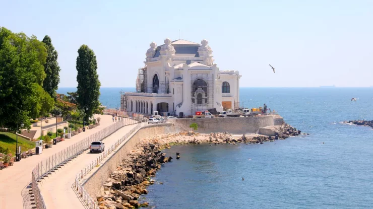 Cazinoul din Constanța își redeschide porțile astăzi. Până pe 25 mai sunt organziate concerte, spectacole și proiecții video mapping