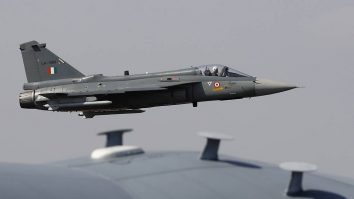 Un oficial al SUA confirmă că Pakistanul a doborât „cel puțin două” avioane ale Indiei, folosind tehnologie chineză