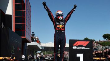 Max Verstappen a câștigat Marele Premiu de Formula 1 al Regiunii Emilia-Romagna. Pilotul este primul cu patru victorii consecutive pe acest circuit