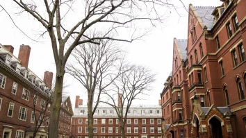 Universitatea Harvard dă în judecată Administraţia Trump, după ce i-a interzis să primească studenţi străini