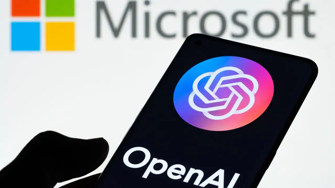 OpenAI și Microsoft rescriu parteneriatul: Mai puțini bani pentru Microsoft, dar cere acces prioritar la A.I. de top