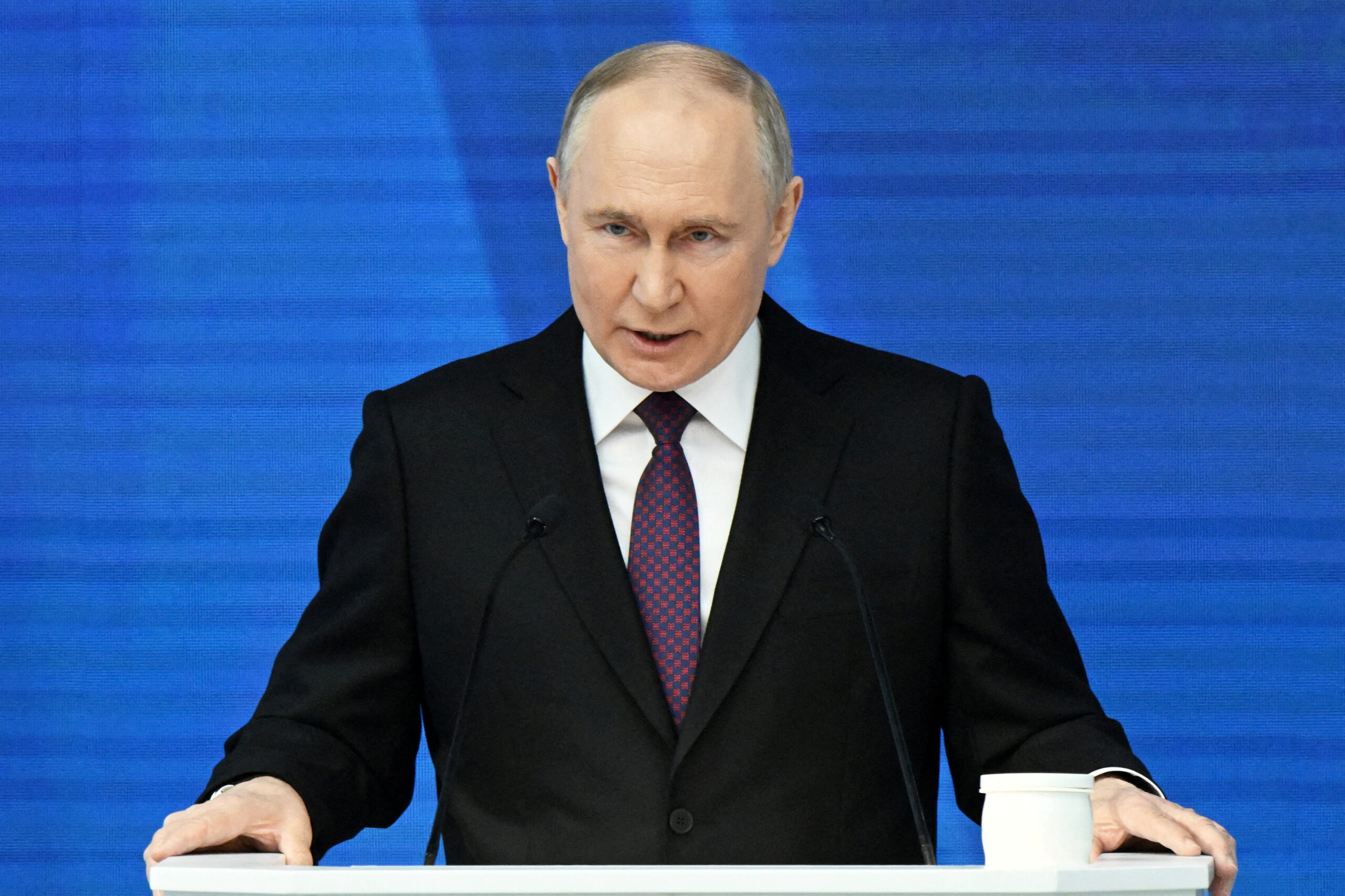 Putin trimite rachete în loc de propuneri de pace. Cel puțin opt persoane au fost rănite în mai multe valuri de explozii care au zguduit Kievul în noaptea de 24 mai
