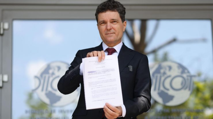Nicușor Dan a depus plângere împotriva Elenei Lasconi la DIICOT: „Profită sistemul condus de Marcel Ciolacu prin candidatul Crin Antonescu pentru a discredita 2 candidați”