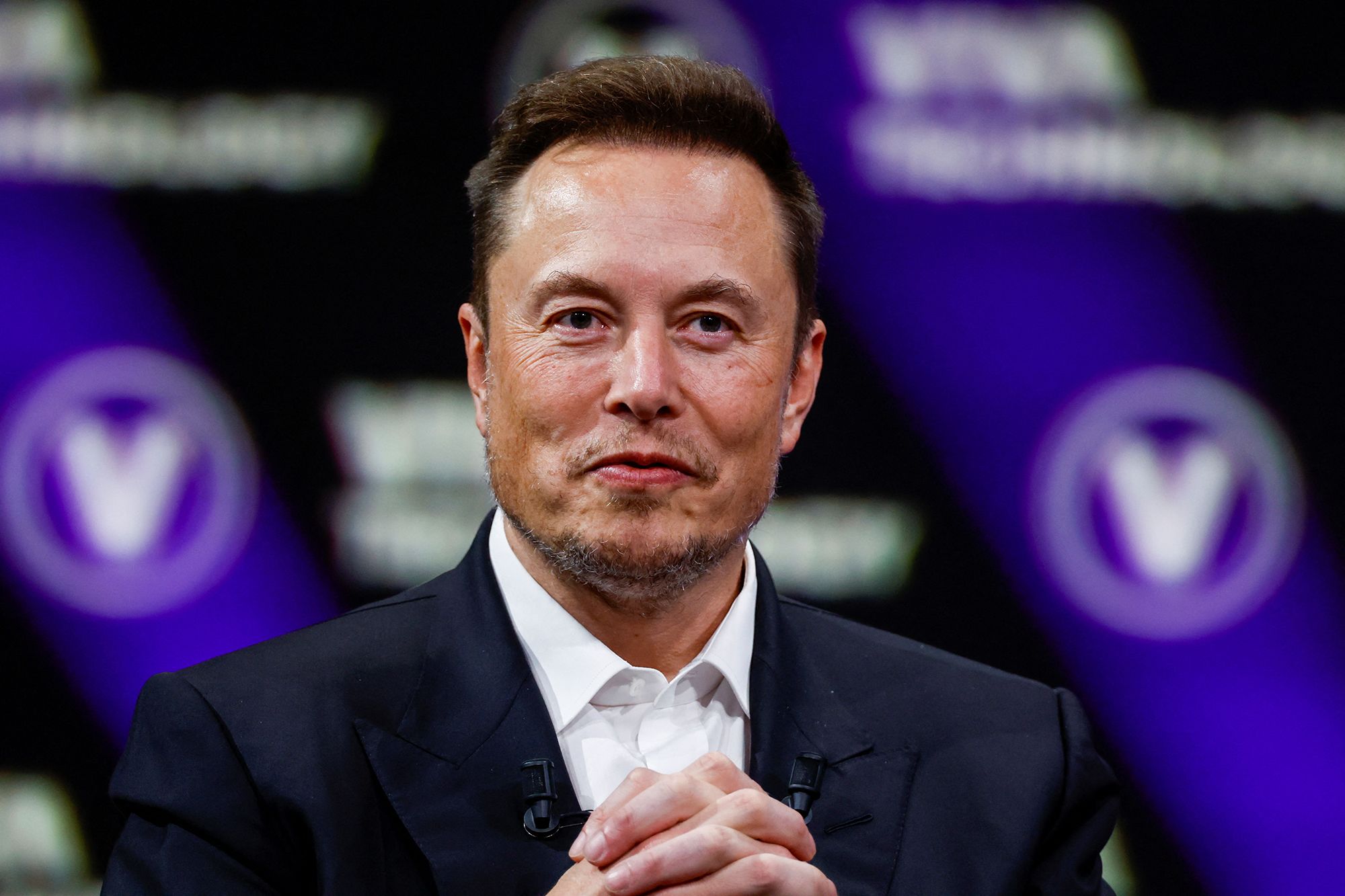 Elon Musk bate palma cu Pavel Durov: xAI investește masiv pentru a aduce Grok pe Telegram