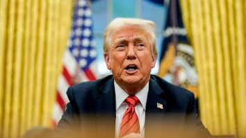 Trump cere negocieri „imediate” de pace între Rusia și Ucraina: „Putin este prea ocupat să sărbătorească victoria”