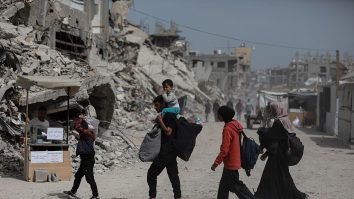 Israelul anunță că va permite intrarea unei „cantități de bază” de alimente în Gaza, după 10 săptămâni de blocadă. IDF a început „operațiuni terestre ample”