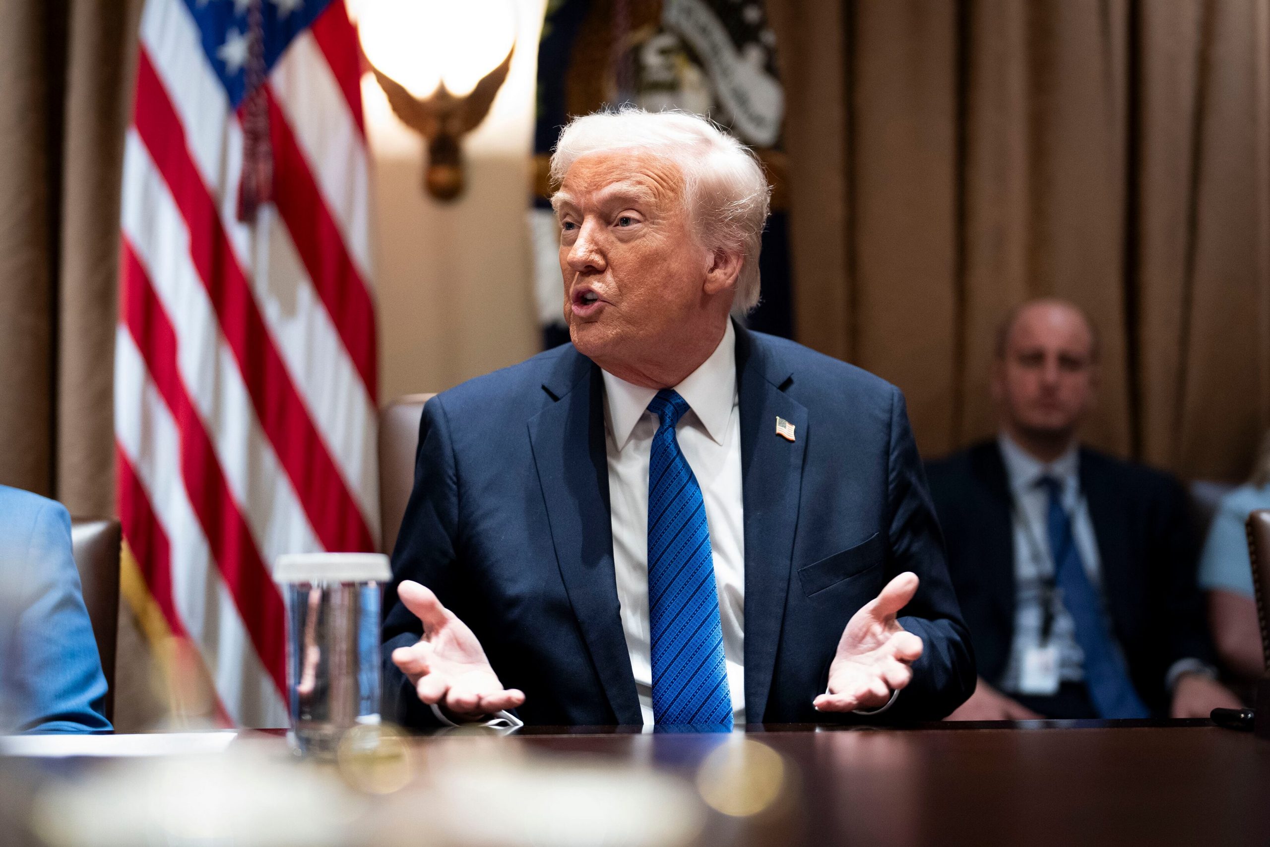 Trump spune că va „continua să lucreze” cu Kievul și Moscova pentru a pune capăt conflictului