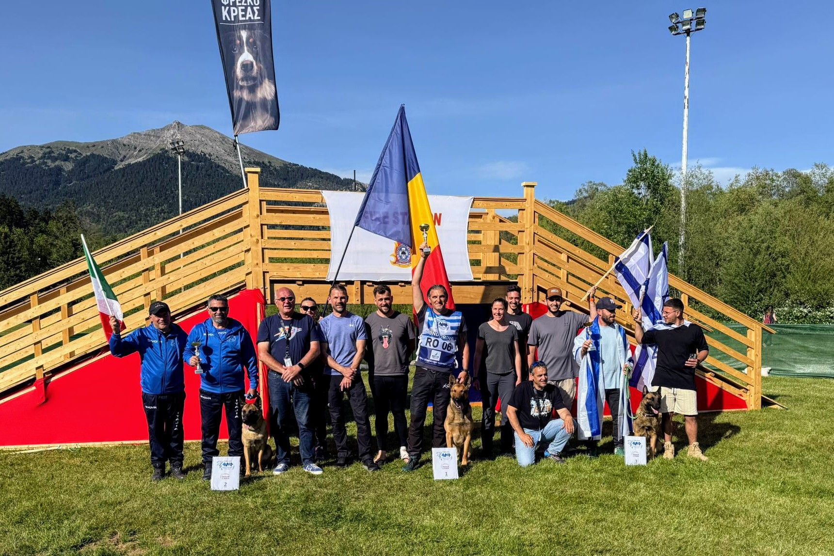 România scrie istorie în sportul canin. Ciprian Cordoș și câinele său Diego au obținut locul I mondial la FMBB Mondioring