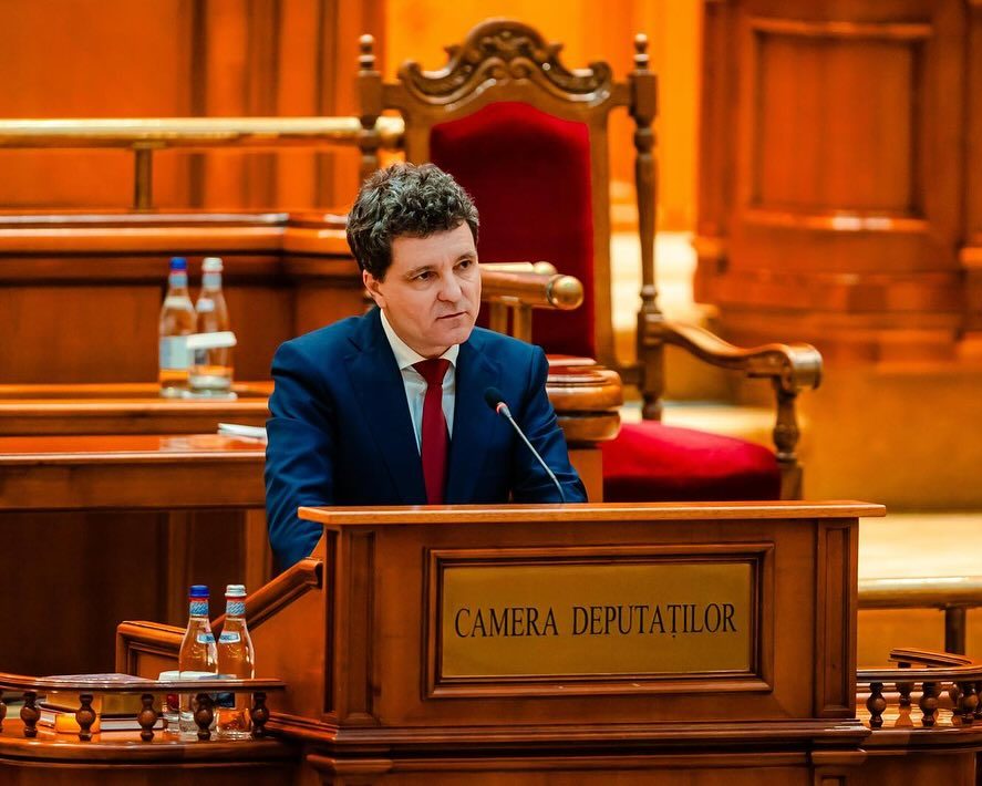 Nicușor Dan începe miercuri consultările cu partidele pentru formarea unui nou Guvern. Care sunt „liniile roșii” ale PSD